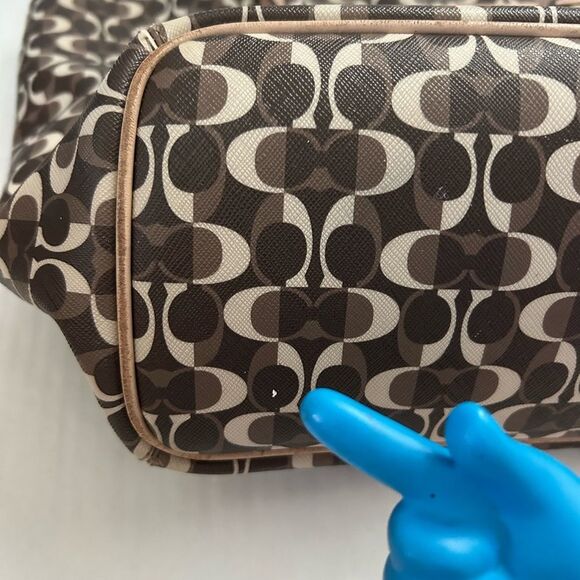 Coach Brown Peyton Dream Brown Signature Tote Bag and Wristlet Set - Picture 9 of 16